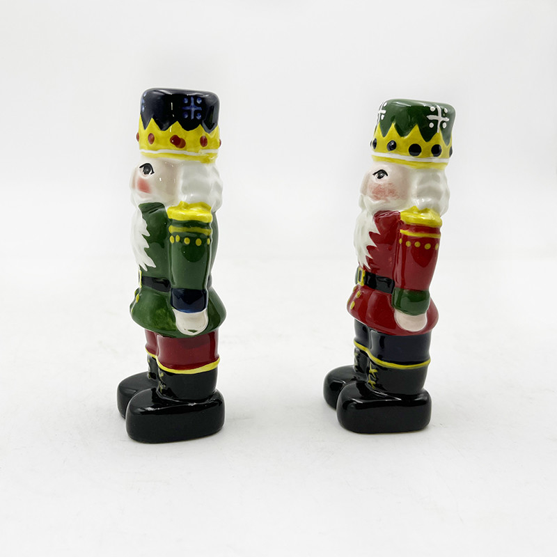 Christmas Salt And Pepper Set Novelty Ceramic Santa Claus Shaker Pots For Kitchen Decorations