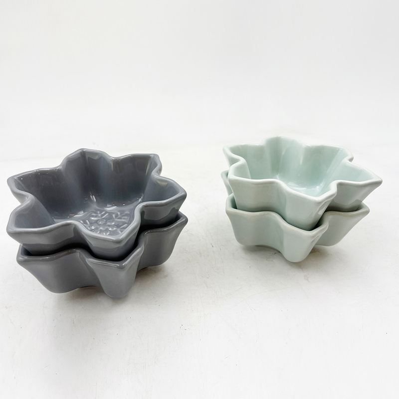 Wholesale Custom Restaurant Cutlery Snowflake Shaped Ceramic Material Dish Plate Dipping Bowls Set Porcelain Soy Sauce