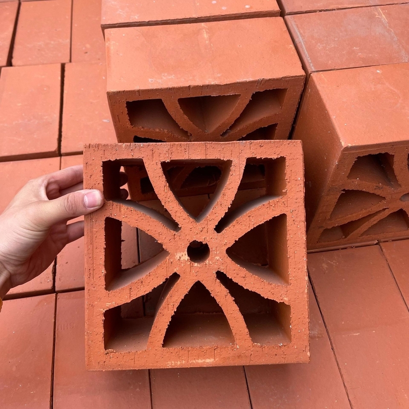 Natural Red Clay Terracotta Hollow Blocks Jaali Tiles For Wall Cladding Wind Brick Size 200X200 Mm Square Pattern