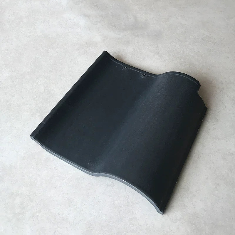 S-shaped Spanish Ceramic Roof Tiles Earth-tone Colors Weatherproof Villa House