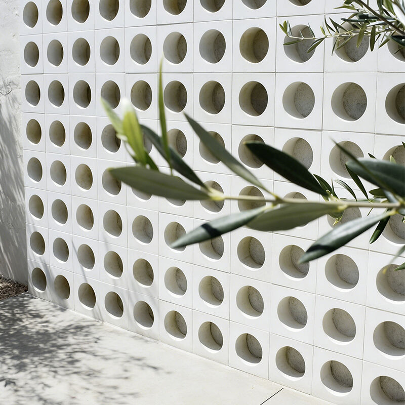 White Concrete Breeze Blocks with Circular Cutout Round Hollow Cement Screen Blocks for Indoor Tea Room Privacy Partition