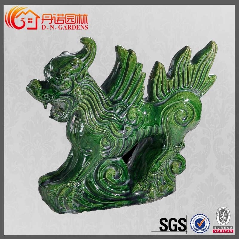 Traditional Glazed Ceramic Asian Figurines Glossy Matt Chinese Roof Decoration